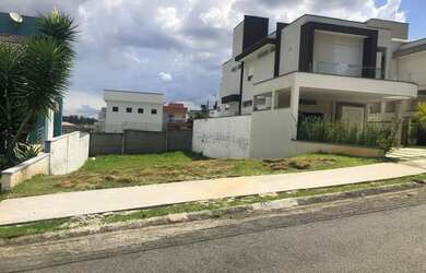 Imagem: O terreno à venda possui e está localizado em Fazenda Rodeio