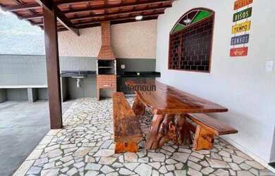 Imagem: A casa possui 4 Dormitórios, 4 Banheiros, 2 Vagas na garagem