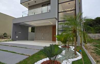 Imagem: A casa em condomínio possui 4 Dormitórios, 4 Banheiros, 4