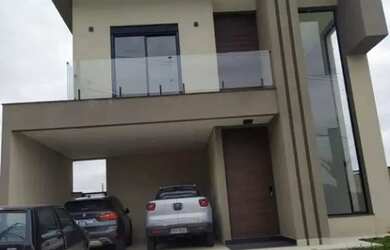 Imagem: A casa em condomínio possui 4 Dormitórios, 2 Banheiros, 4