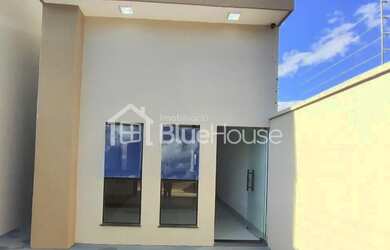 Imagem: A casa possui 1 Dormitório, 2 Banheiros, 2 Vagas na garagem