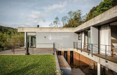 Imagem 13: Casa em condomínio. Churrasqueira, Imóvel mobiliado, VarandaeLareira