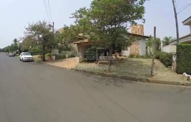 Imagem: A casa em condomínio possui 4 Dormitórios, 4 Banheiros, 5