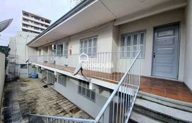 Imagem: O apartamento possui 1 Dormitório, 1 Banheiro, 60m² de Área