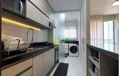 Imagem: O apartamento possui 2 Dormitórios, 1 Banheiro, 1 Vaga na garagem