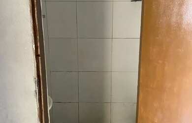 Imagem: A casa possui 2 Dormitórios, 1 Banheiro e 1 Vaga na garagem