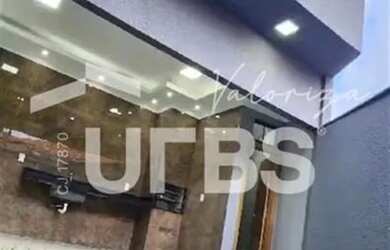 Imagem: A casa possui 3 Dormitórios, 3 Banheiros, 2 Vagas na garagem