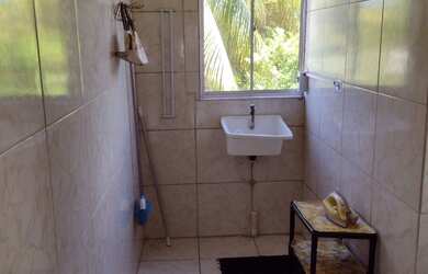 Imagem: A casa possui 2 Dormitórios, 1 Banheiro e está localizado