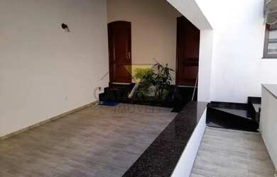 Imagem: A casa possui 2 Dormitórios, 3 Banheiros, 2 Vagas na garagem