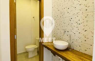 Imagem: A casa em condomínio possui 2 Dormitórios, 3 Banheiros, 4