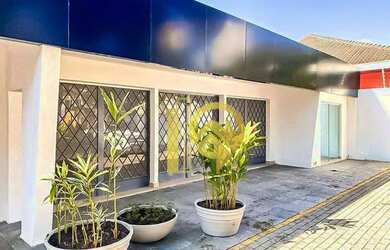 Imagem: O depósito possui 5 Vagas na garagem, 240m² de Área e está