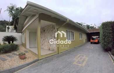 Imagem: A casa possui 3 Dormitórios, 2 Banheiros, 259m² de Área e