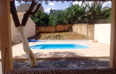 Imagem 4: Vendo casa com piscina e churrasqueira