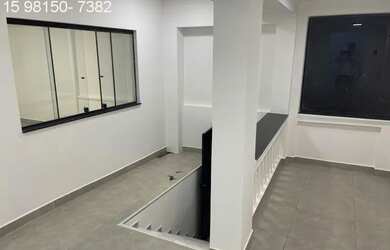 Imagem: A casa possui 5 Dormitórios, 1 Banheiro, 5 Vagas na garagem