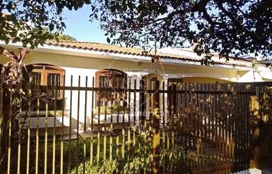 Imagem: O depósito possui 2 Vagas na garagem, 256m² de Área e está