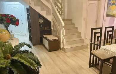 Imagem: A casa possui 3 Dormitórios, 3 Banheiros, 2 Vagas na garagem