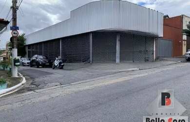 Imagem: O depósito possui 275m² de Área e está localizado em Água