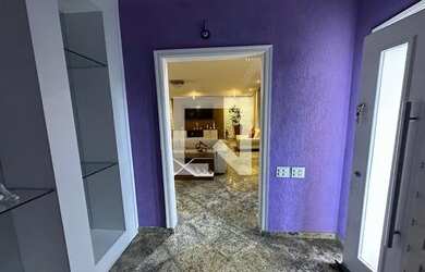 Imagem: A casa em condomínio possui 5 Dormitórios, 5 Banheiros, 5