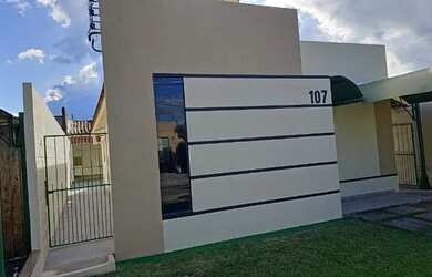 Imagem: A casa em condomínio possui 3 Dormitórios, 3 Banheiros, 2