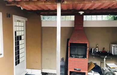 Imagem: A casa em condomínio possui 1 Dormitório, 1 Banheiro e está