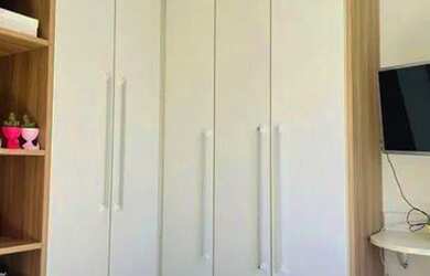 Imagem: O apartamento possui 2 Dormitórios, 1 Banheiro, 1 Vaga na garagem