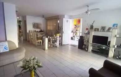 Imagem 9: Casa de condomínio para venda possui 260 metros quadrados com 4 quartos