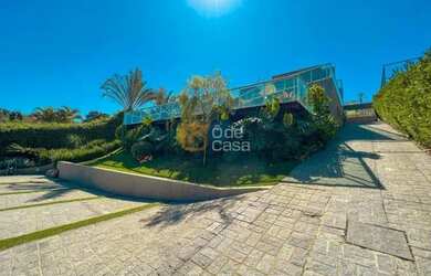 Imagem: A casa em condomínio possui 4 Dormitórios, 5 Banheiros, 5