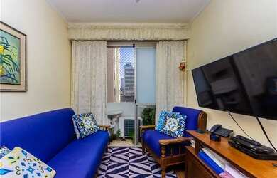 Imagem: O apartamento possui 1 Dormitório, 1 Banheiro, 1 Vaga na garagem