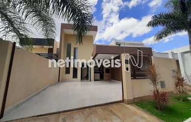 Imagem: A casa em condomínio possui 4 Dormitórios, 4 Banheiros, 2