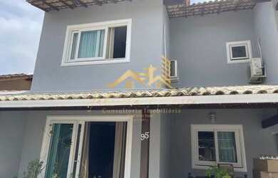 Imagem: A casa possui 4 Dormitórios, 2 Banheiros, 4 Vagas na garagem