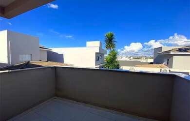 Imagem: A casa em condomínio possui 3 Dormitórios, 5 Banheiros, 4