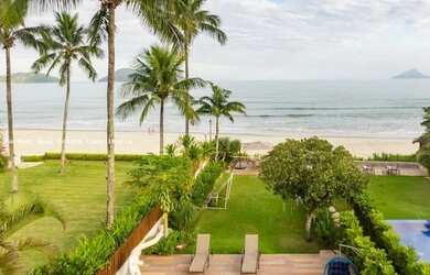 Imagem: A casa possui 5 Dormitórios, 5 Banheiros, 3 Vagas na garagem