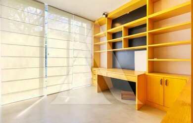 Imagem: A casa possui 4 Dormitórios, 4 Banheiros, 3 Vagas na garagem