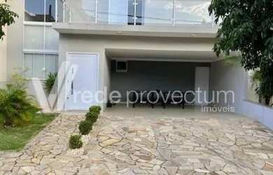 Imagem: A casa em condomínio possui 3 Dormitórios, 4 Banheiros, 4