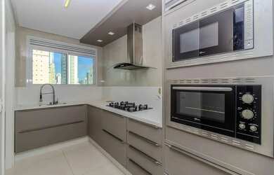 Imagem: O apartamento possui 2 Dormitórios, 3 Banheiros, 2 Vagas na