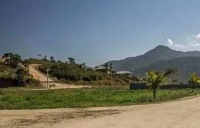 Imagem: O terreno possui 450m² de Área e está localizado em Sampaio