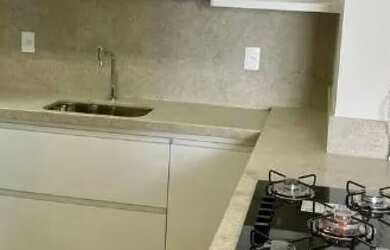 Imagem: O apartamento possui 1 Dormitório, 1 Banheiro, 1 Vaga na garagem