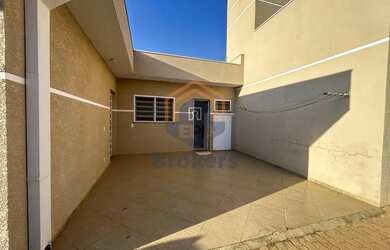 Imagem: A casa em condomínio possui 3 Dormitórios, 2 Banheiros, 2