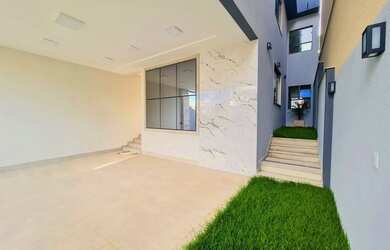 Imagem: A casa possui 3 Dormitórios, 2 Banheiros, 2 Vagas na garagem