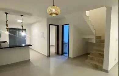 Imagem: A casa em condomínio possui 4 Dormitórios, 1 Banheiro, 2 Vagas