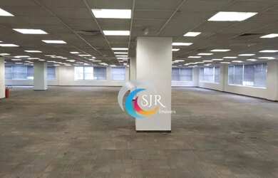 Imagem: O depósito possui 4 Vagas na garagem, 735m² de Área e está