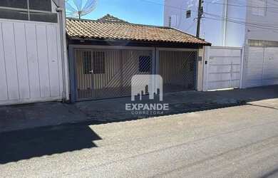 Imagem: A casa possui 2 Dormitórios, 1 Banheiro, 70m² de Área e