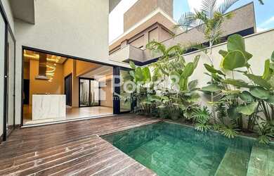 Imagem: A casa em condomínio possui 3 Dormitórios, 2 Banheiros, 4