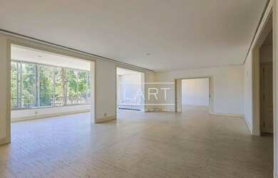 Imagem: O apartamento possui 4 Dormitórios, 4 Banheiros, 1 Vaga na