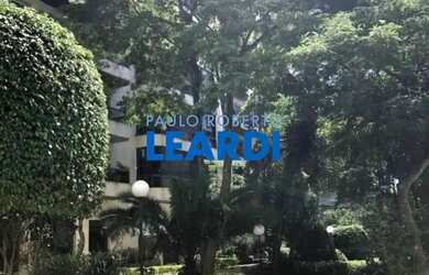 Imagem: O apartamento possui 4 Dormitórios, 5 Banheiros, 3 Vagas na