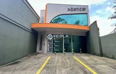 Imagem: O depósito possui 3 Vagas na garagem, 280m² de Área e está