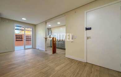 Imagem: O apartamento possui 2 Dormitórios, 2 Banheiros, 2 Vagas na