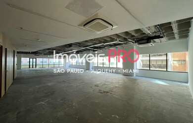 Imagem: O depósito para alugar possui 5 Vagas na garagem e 1508m²