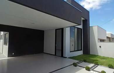 Imagem: A casa possui 3 Dormitórios, 1 Banheiro, 3 Vagas na garagem