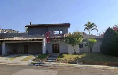 Imagem: A casa em condomínio possui 4 Dormitórios, 5 Banheiros, 5